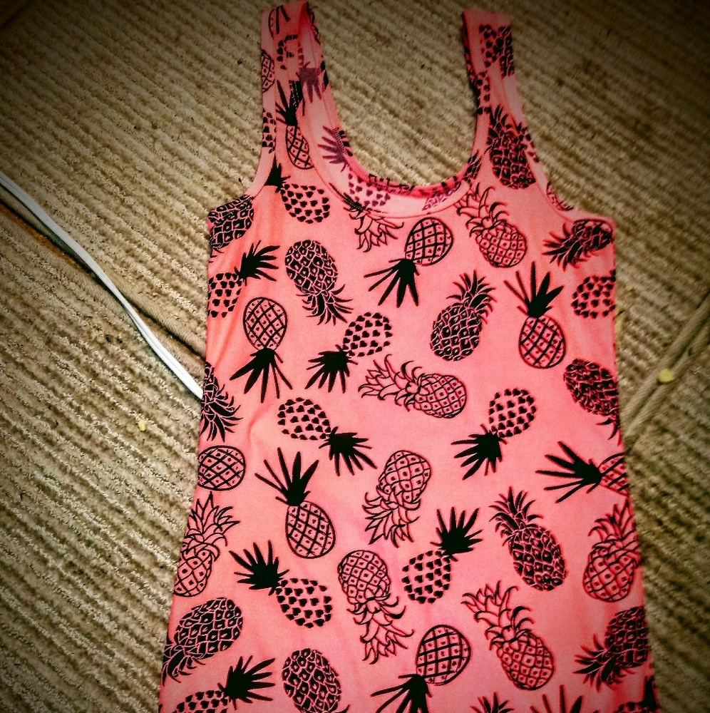 NEON ORANGE TANK TOP.